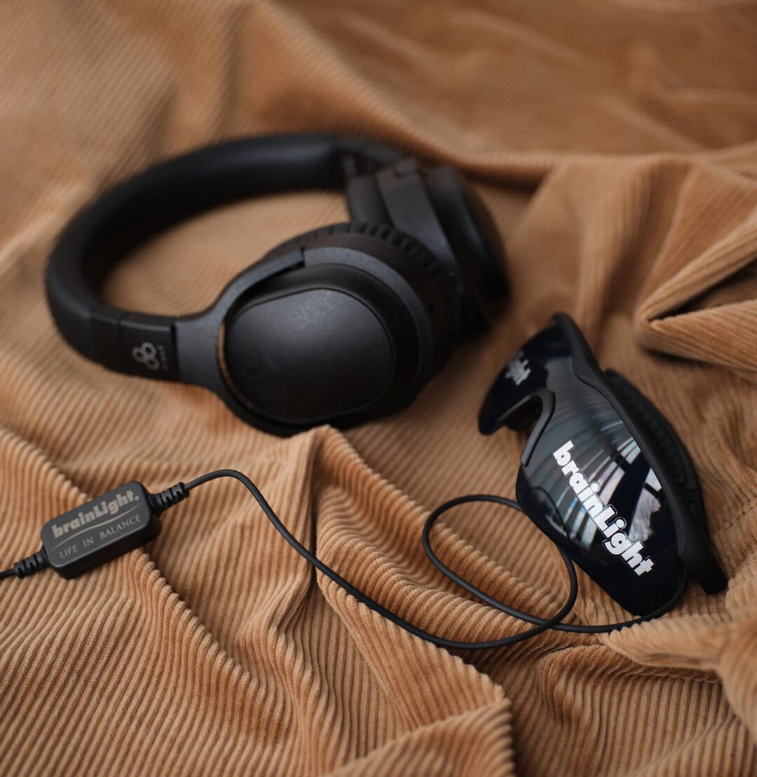 Lunettes et casque audio brainLight Mobil